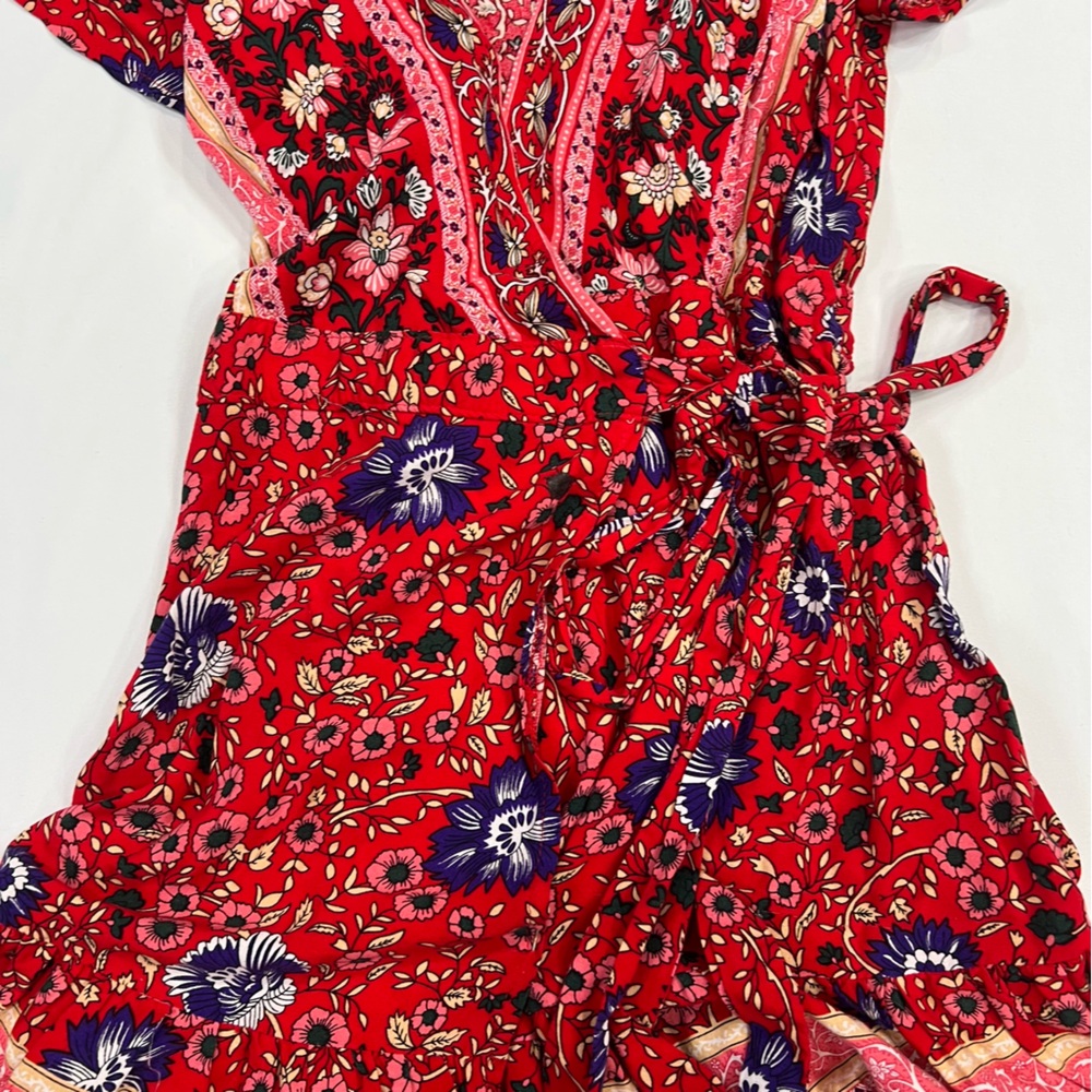 Zesica Red Floral Wrap Dress Size Small - Picture 4 of 7